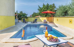 Gorgeous Apartment In Pula With House Sea View